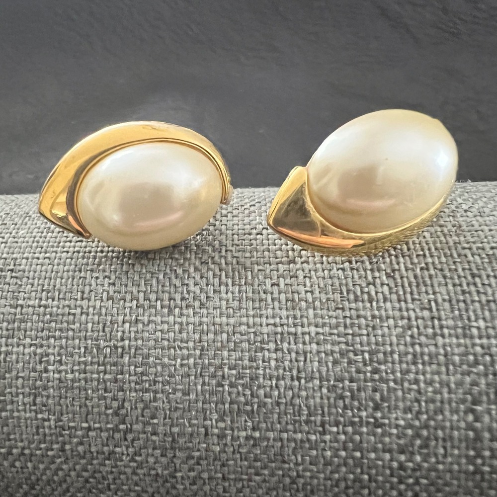 Napier Vintage Faux Pearl Gold Tone Screw Back Clip On Earrings 1" Old Money 80s